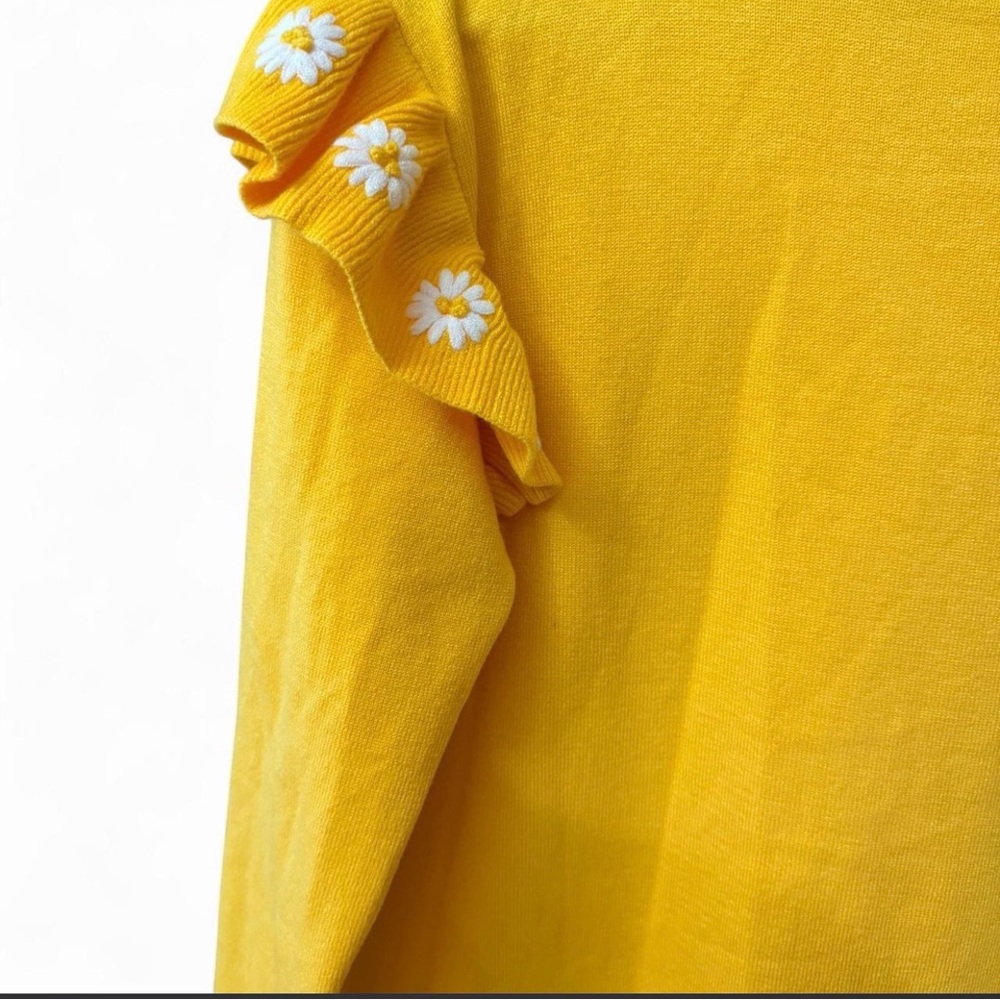 DAISY RUFFLE SWEATER 🌼 - Picture 3 of 6